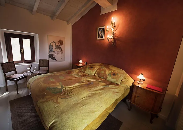 Doubledot Bed & Breakfast 4*