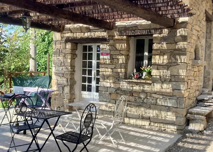 Doubledot Bed & Breakfast 4*